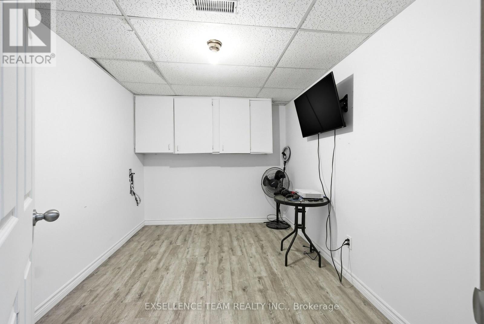103 ST. GEORGE STREET W - 33