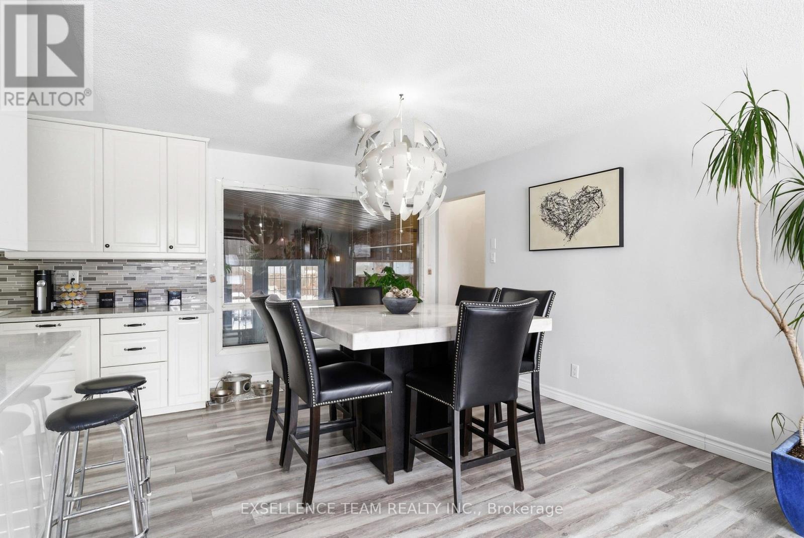 103 ST. GEORGE STREET W - 8