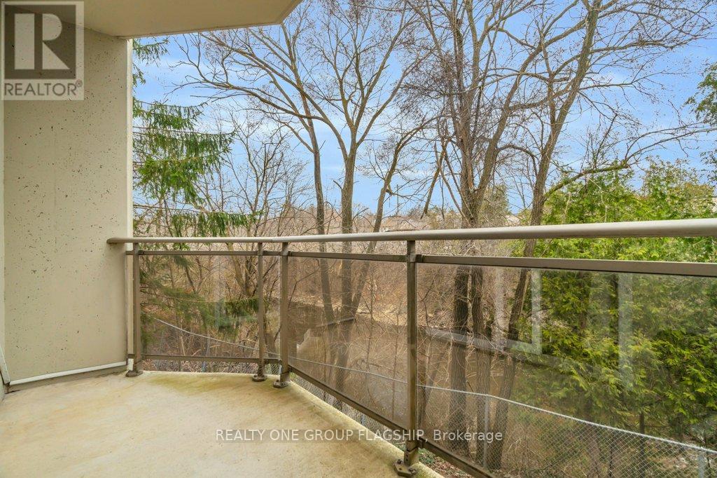 202 - 245 QUEEN STREET W