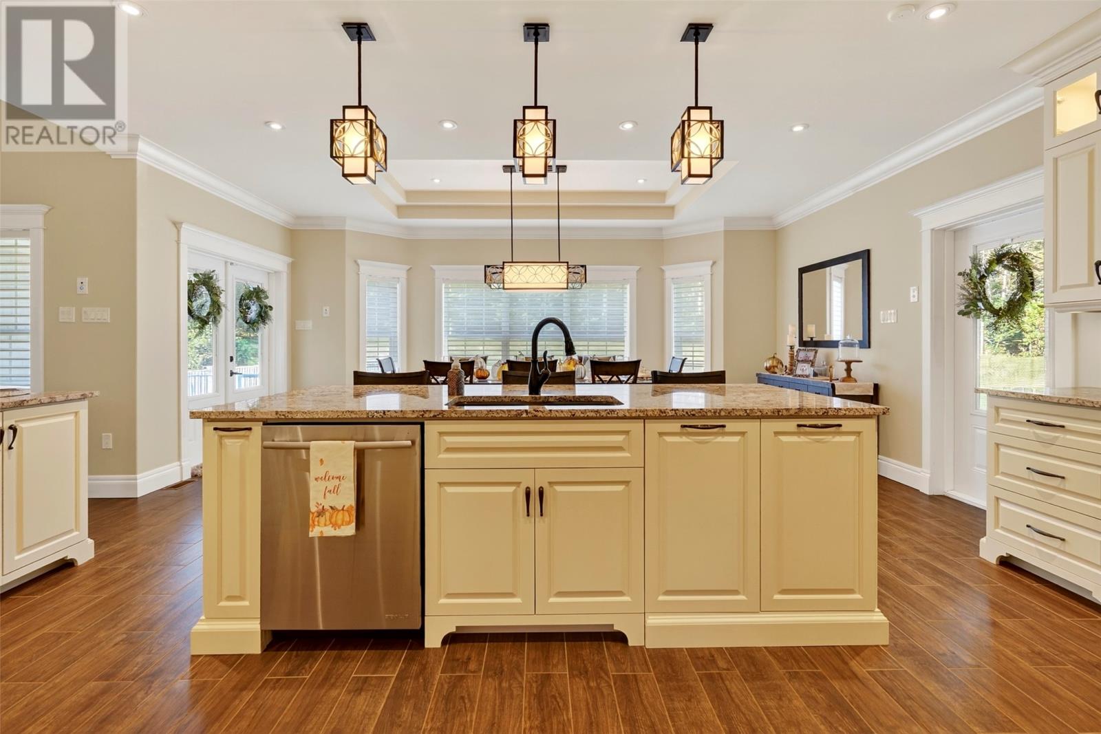15 Pondside Road - 10