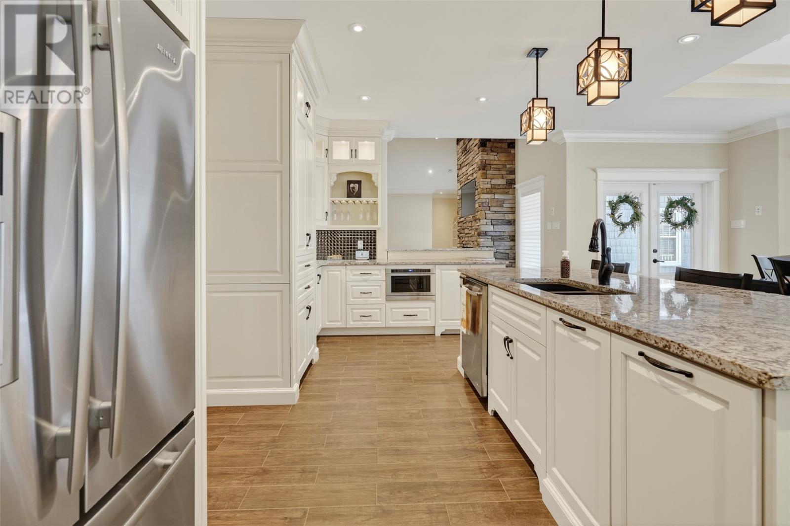 15 Pondside Road - 12