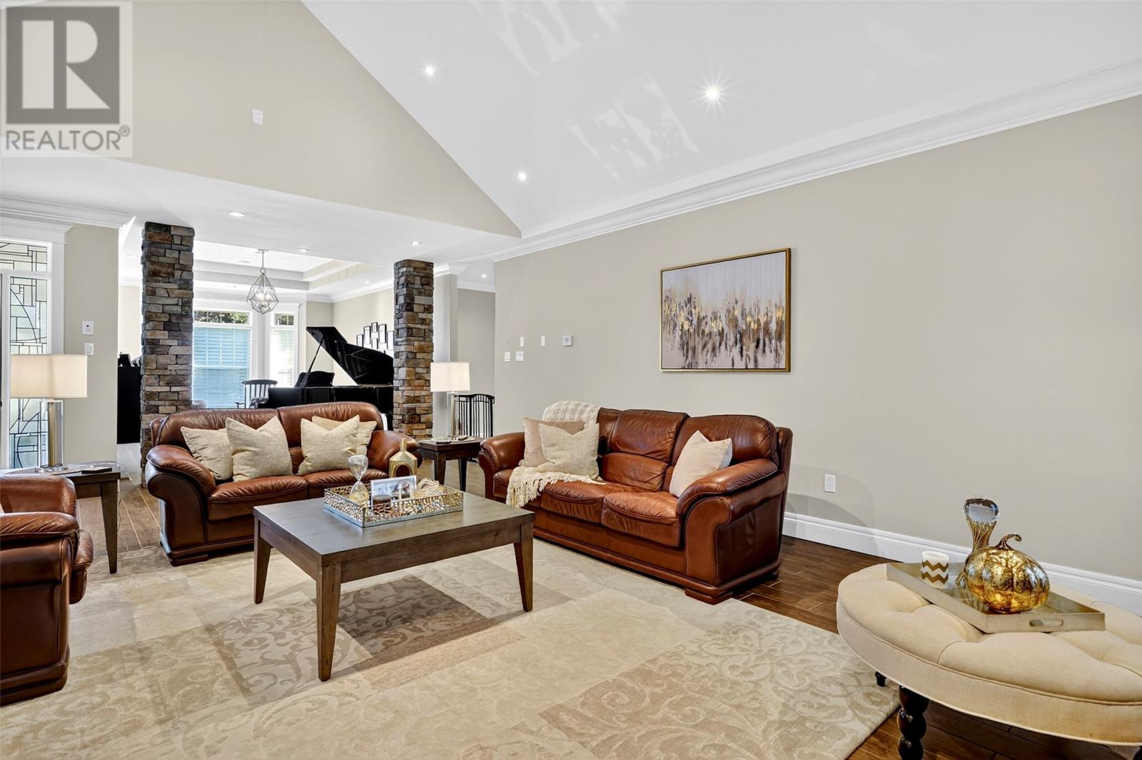 15 Pondside Road - 16
