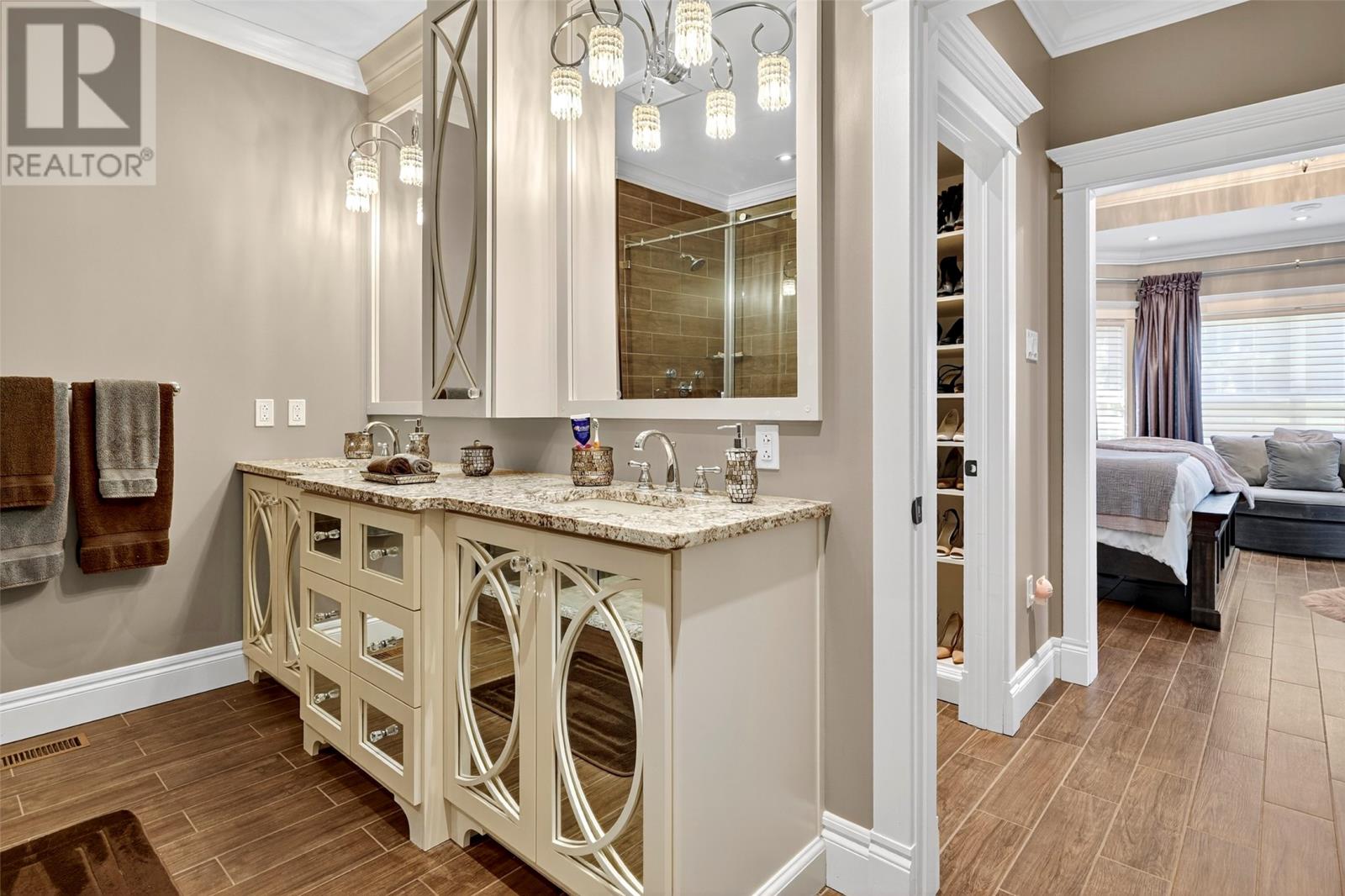 15 Pondside Road - 31
