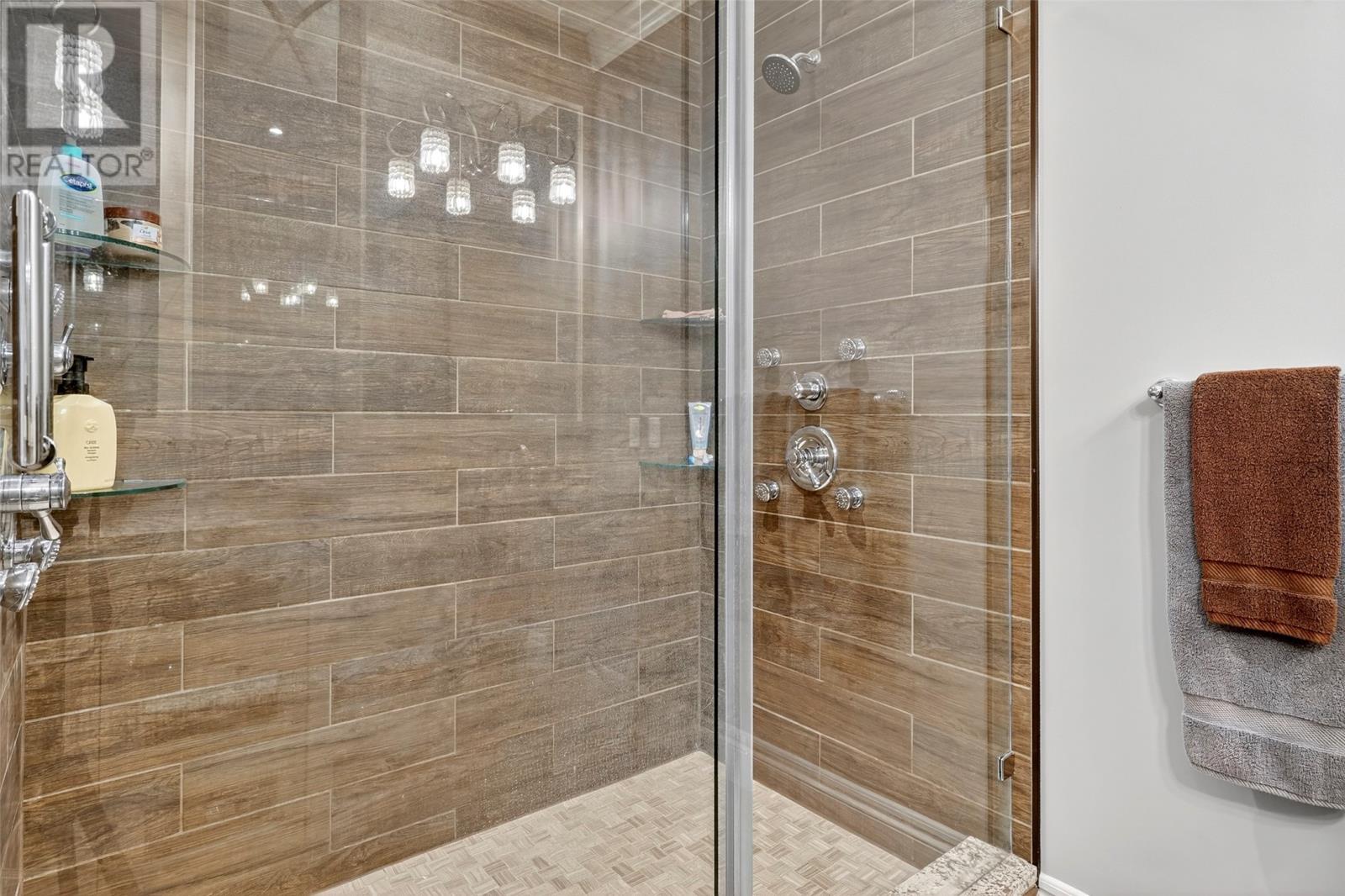 15 Pondside Road - 32