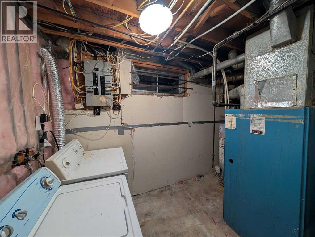 Single Family House for Sale in  Castledale Way NE Castleridge Calgary 