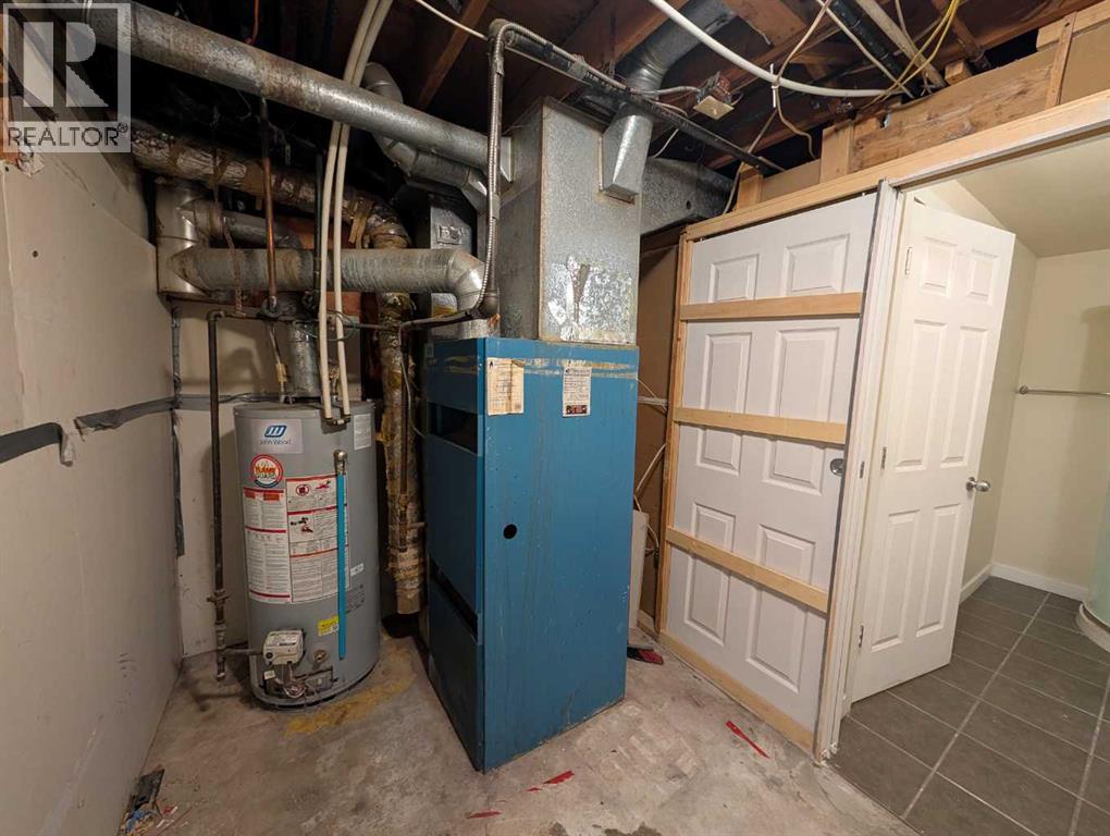 Single Family House for Sale in  Castledale Way NE Castleridge Calgary 