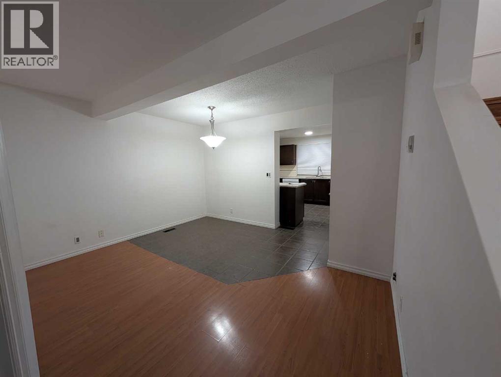 Single Family House for Sale in  Castledale Way NE Castleridge Calgary 