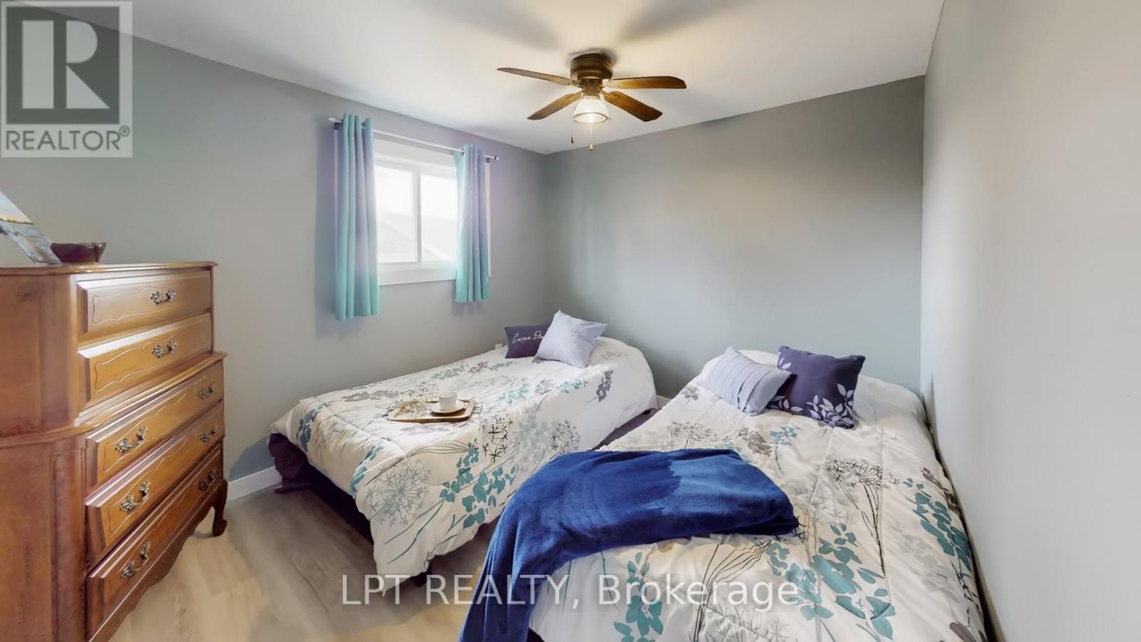 5137 - 5135 HALSTEAD BEACH ROAD - 10
