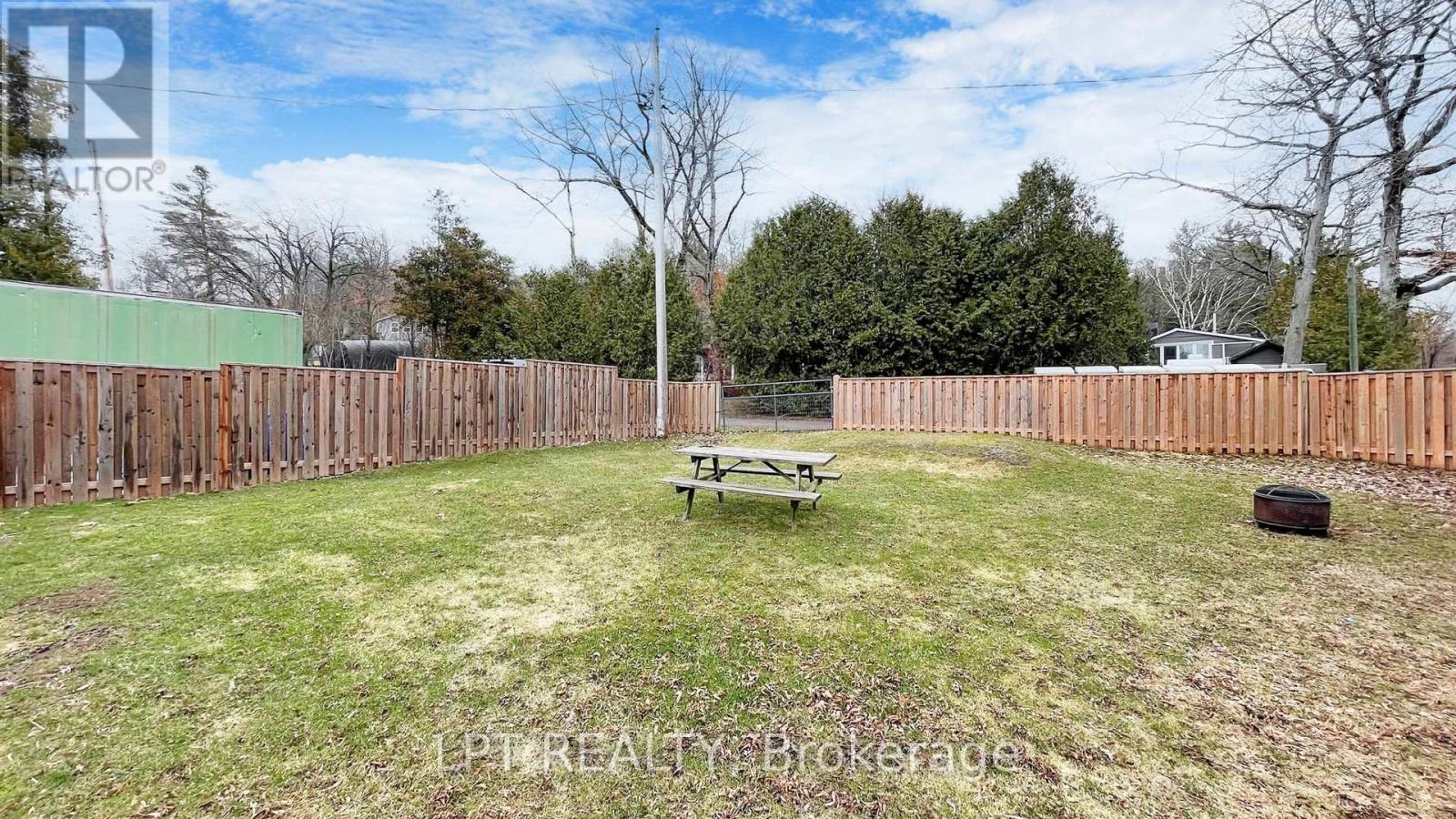 5137 - 5135 HALSTEAD BEACH ROAD - 21