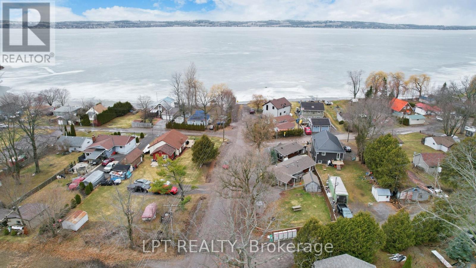 5137 - 5135 HALSTEAD BEACH ROAD - 31