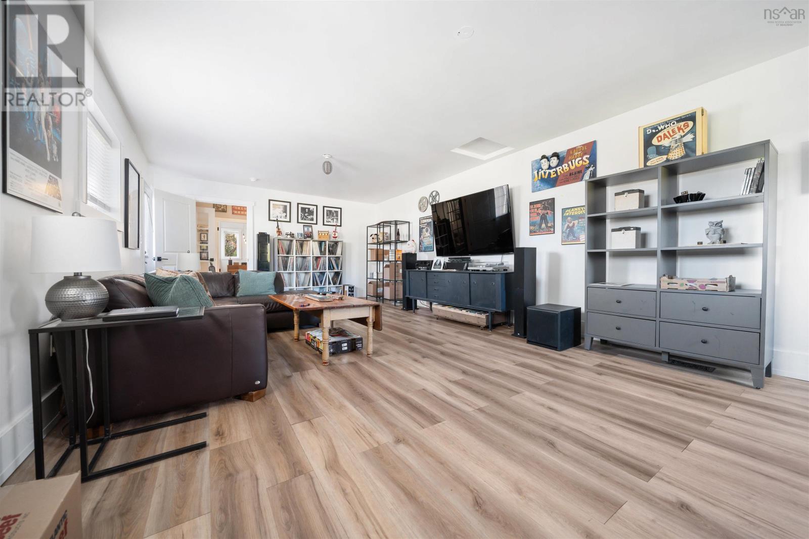 Property 19 of 49 of 51 BLACK Street