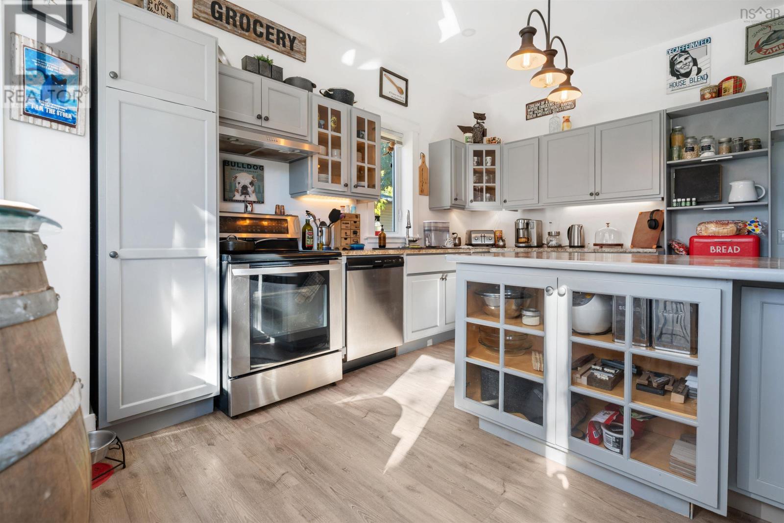 Property 29 of 49 of 51 BLACK Street