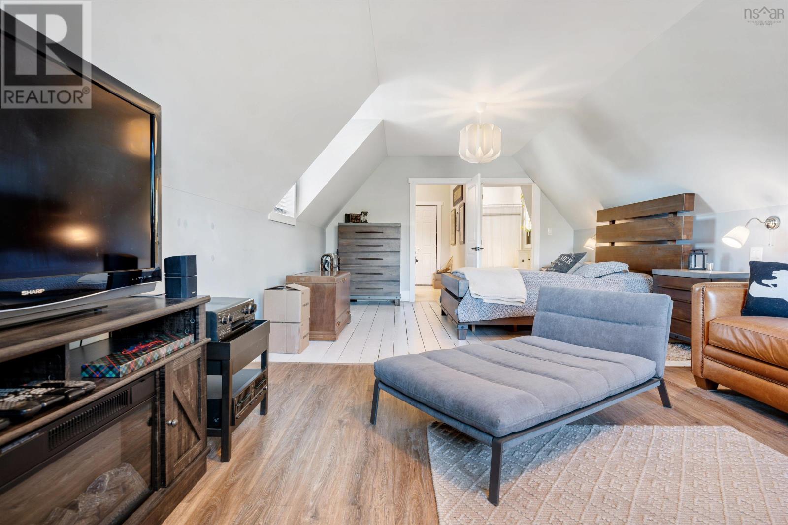 Property 39 of 49 of 51 BLACK Street