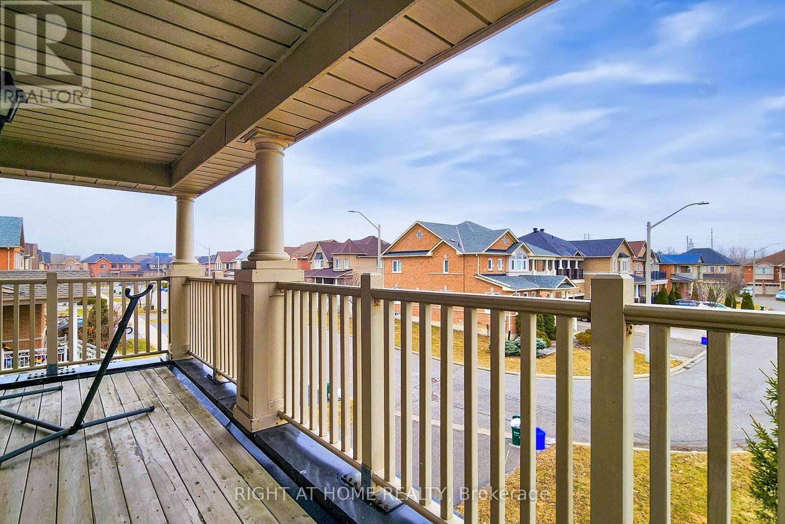 19 ROBERT GRUNDY ROAD - 27