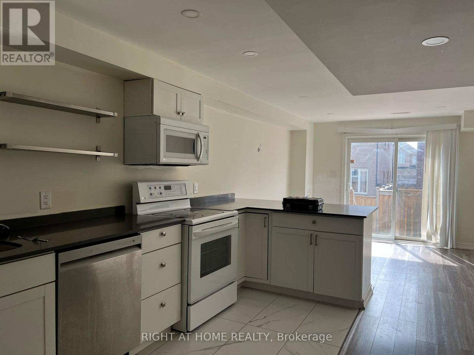 Listing photo of LOWER - 45 PAPER MILLS CRESCENT