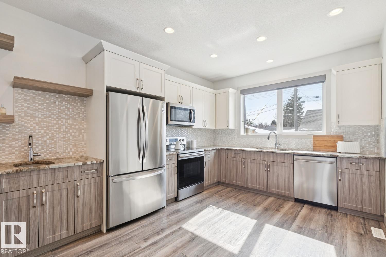 3813 111 AV NW, Edmonton