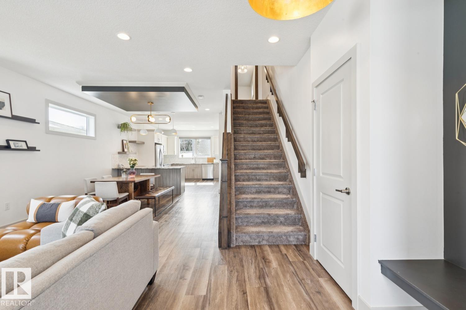 3813 111 AV NW, Edmonton