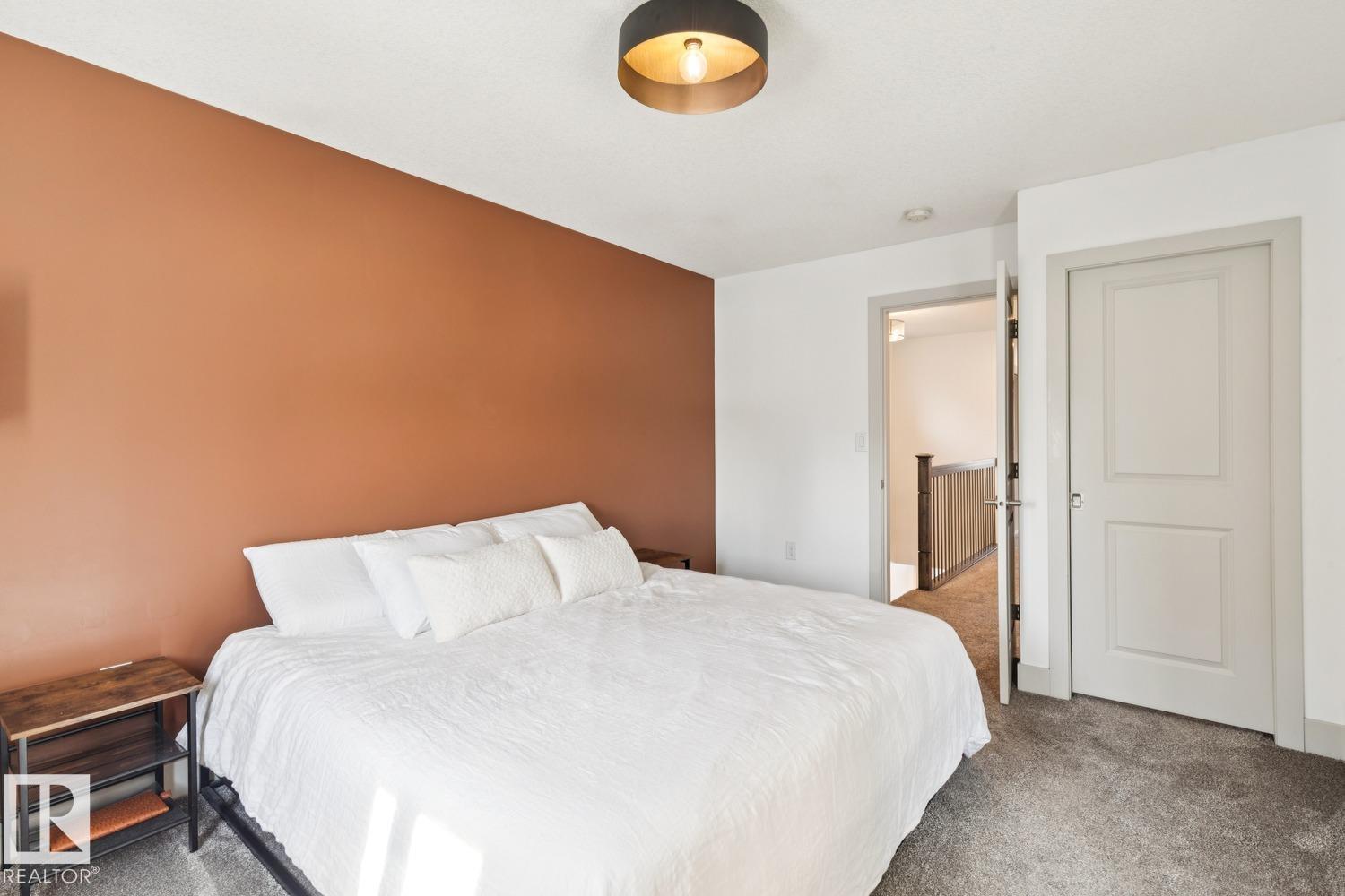 3813 111 AV NW, Edmonton