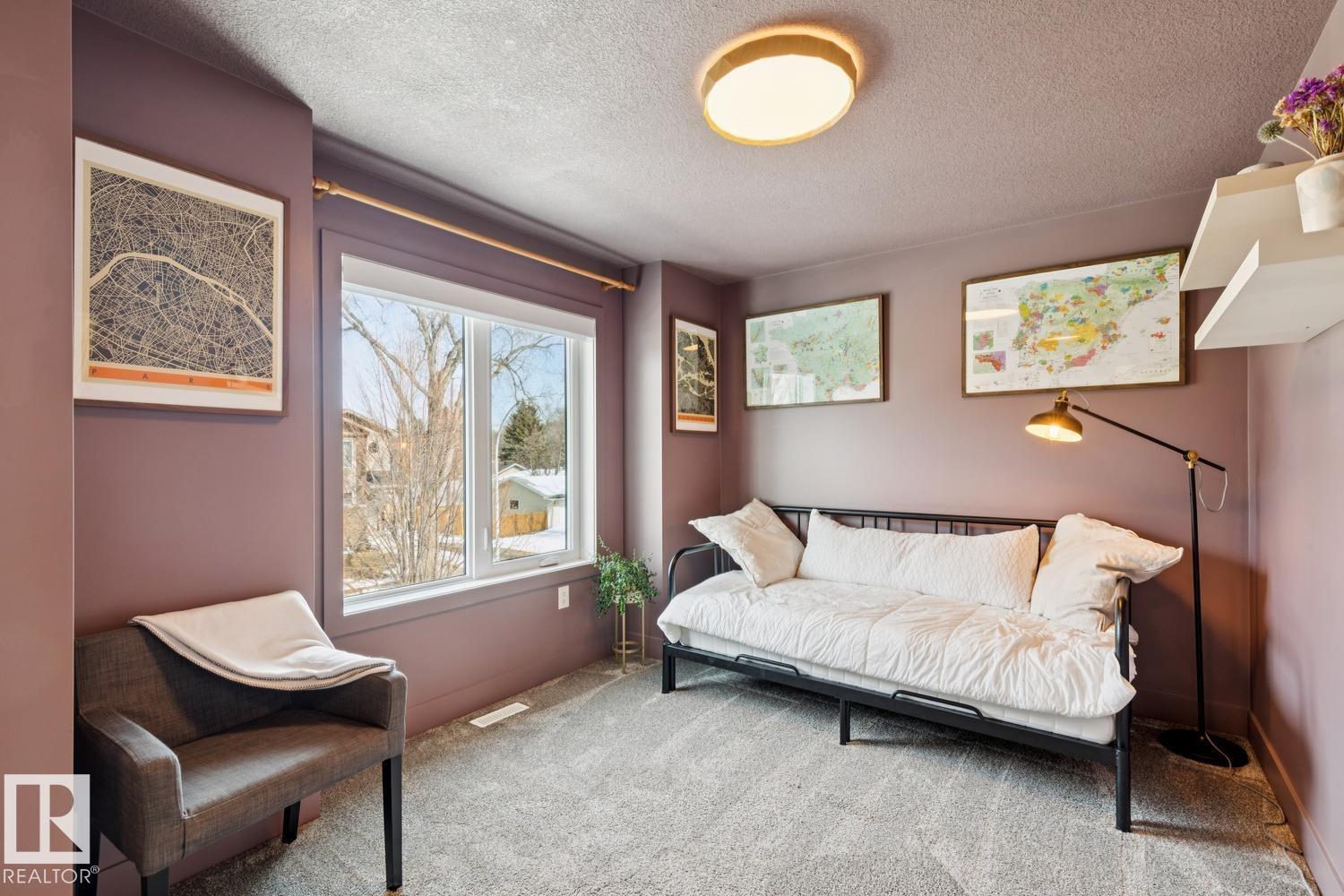 3813 111 AV NW, Edmonton