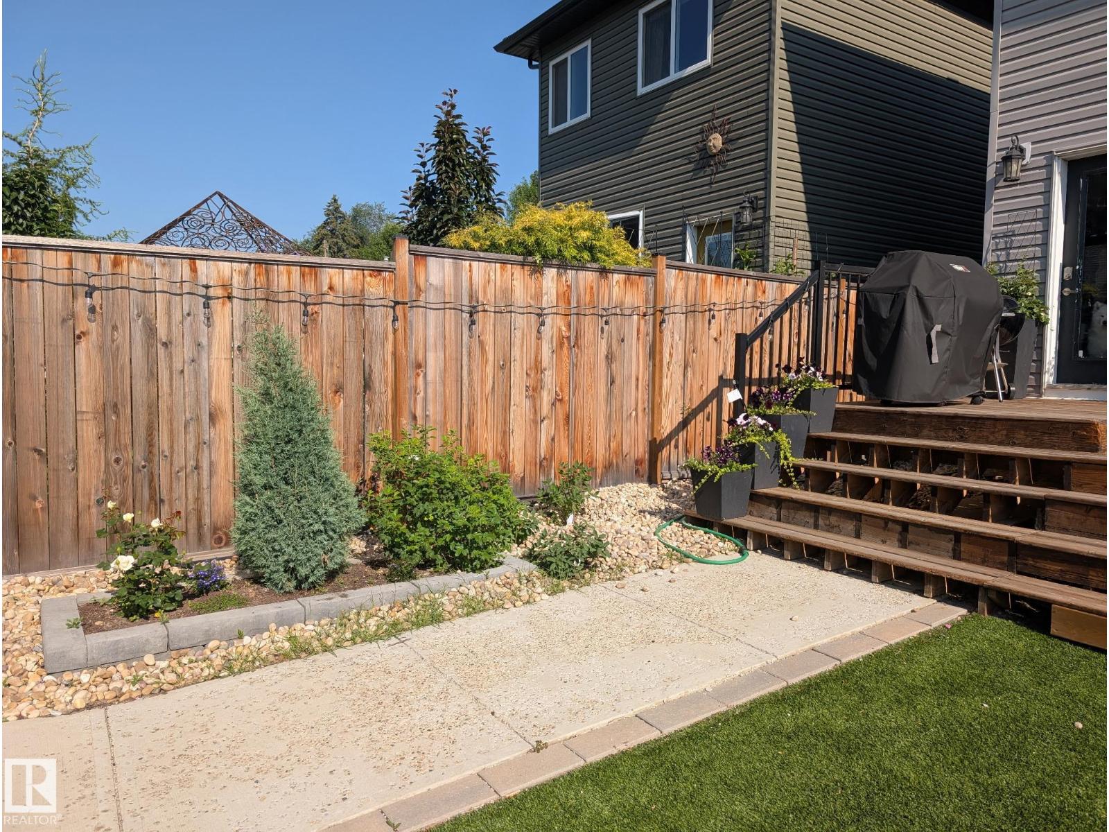 3813 111 AV NW, Edmonton