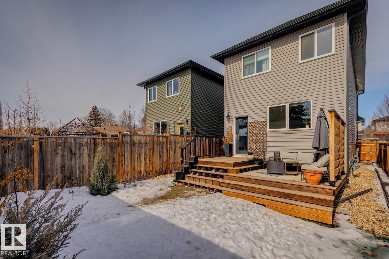 3813 111 AV NW, Edmonton