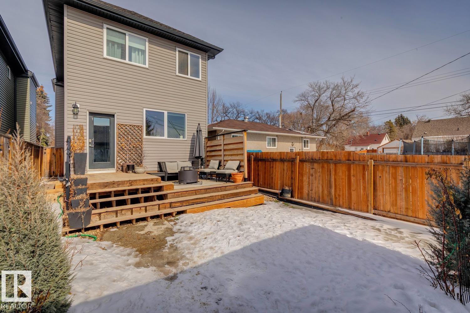 3813 111 AV NW, Edmonton
