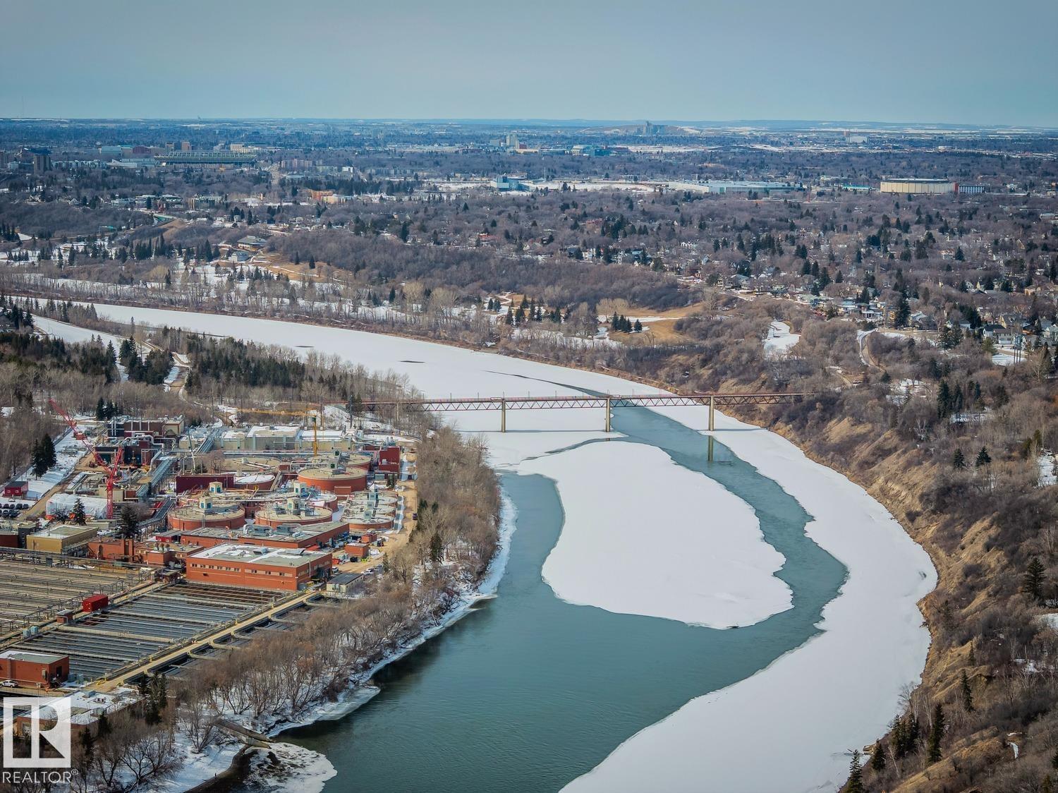 3813 111 AV NW, Edmonton