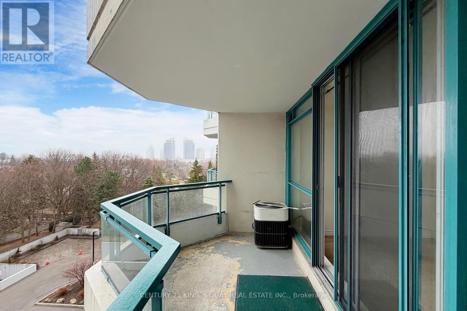 #616 4727 SHEPPARD AVENUE E - 29