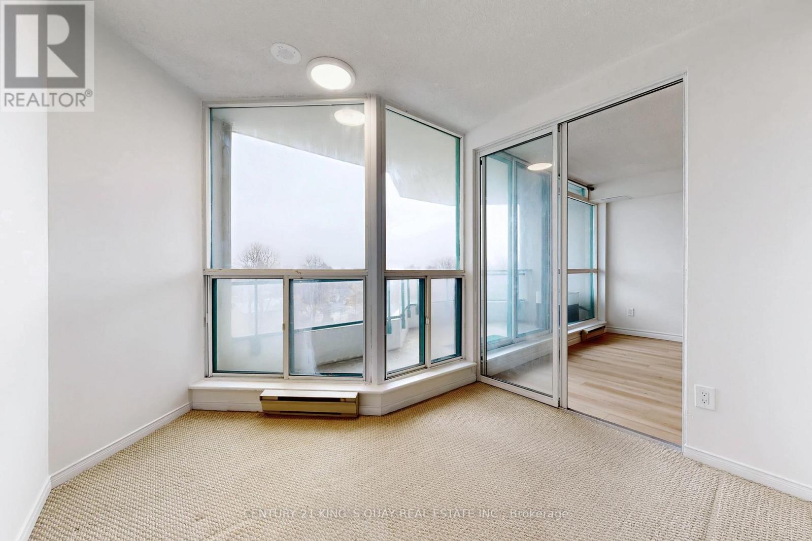 #616 4727 SHEPPARD AVENUE E - 21