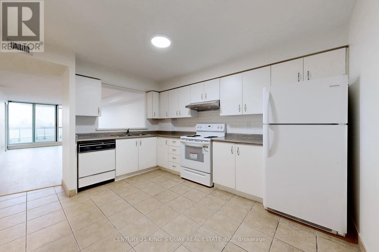 #616 4727 SHEPPARD AVENUE E - 6