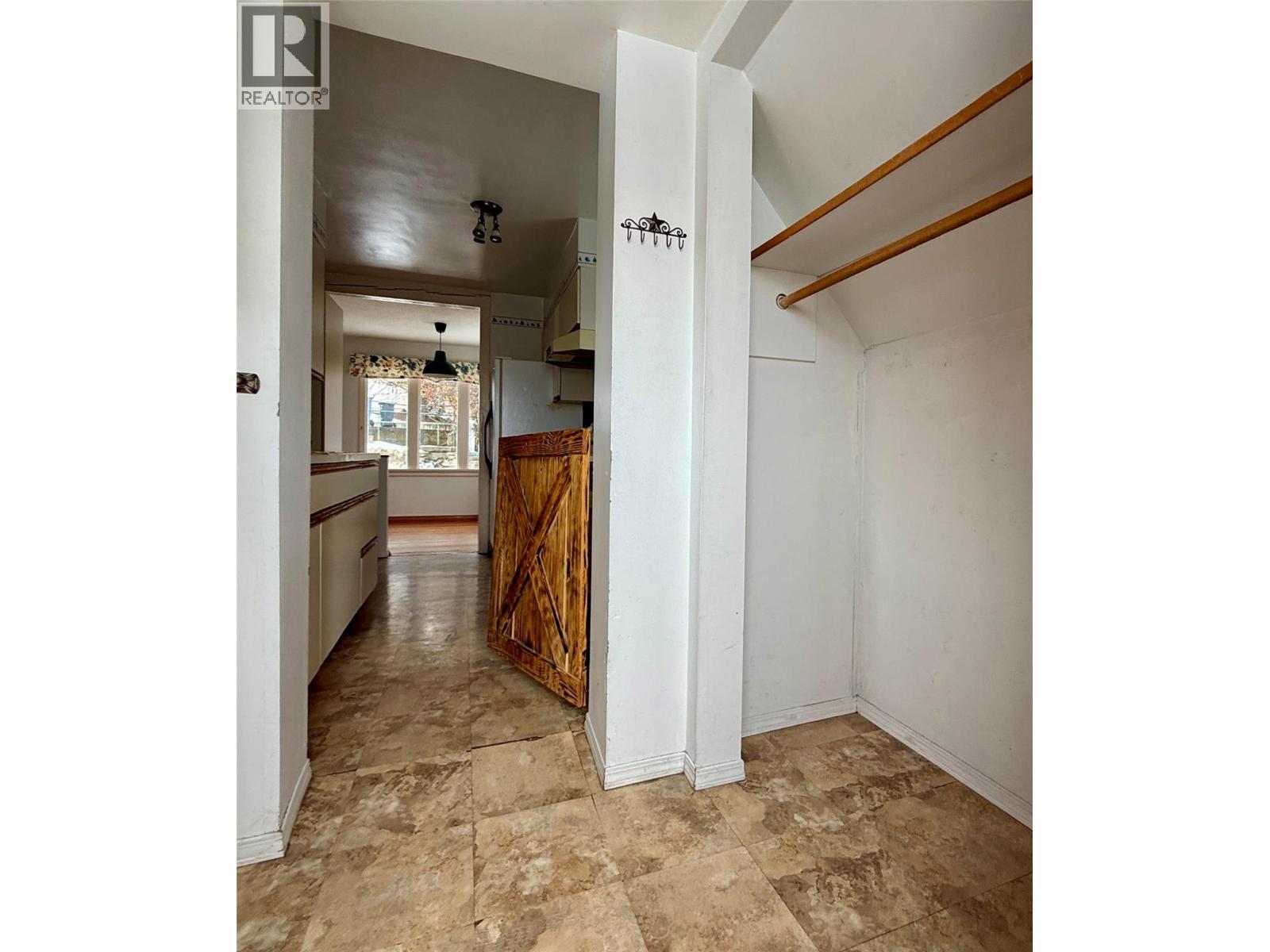 614 NELSON STREET - 13