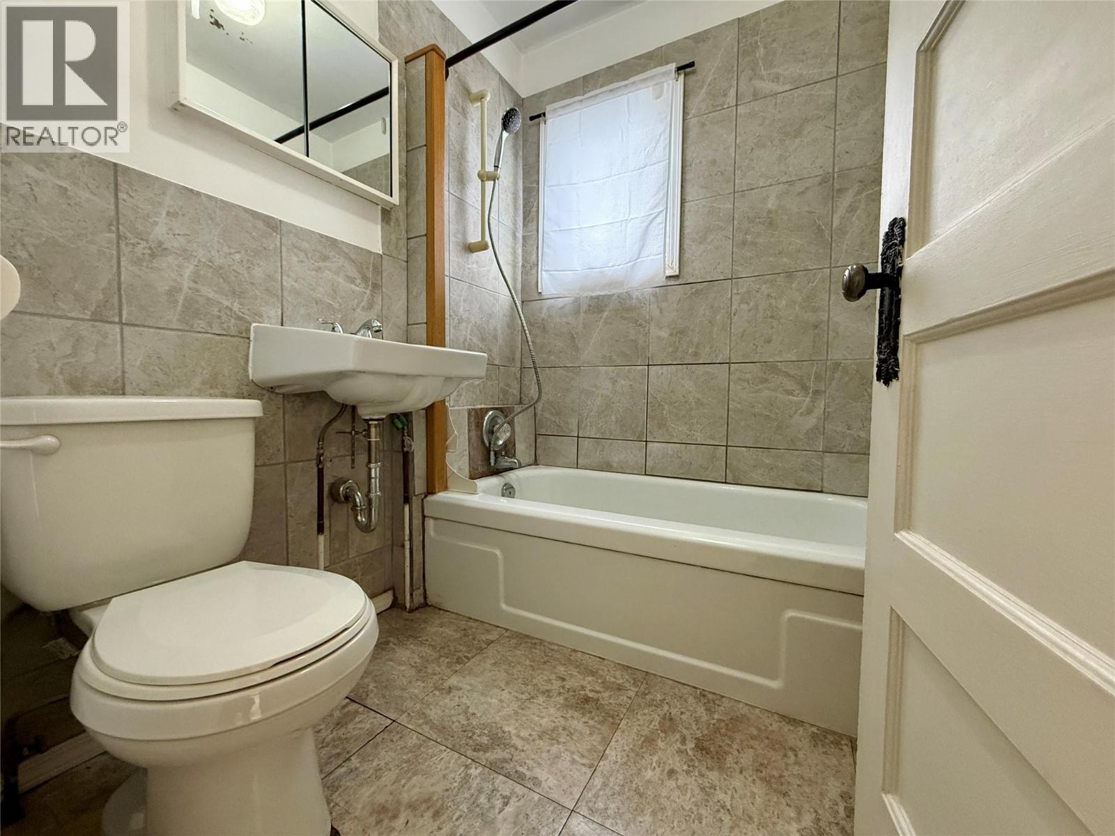 614 NELSON STREET - 14