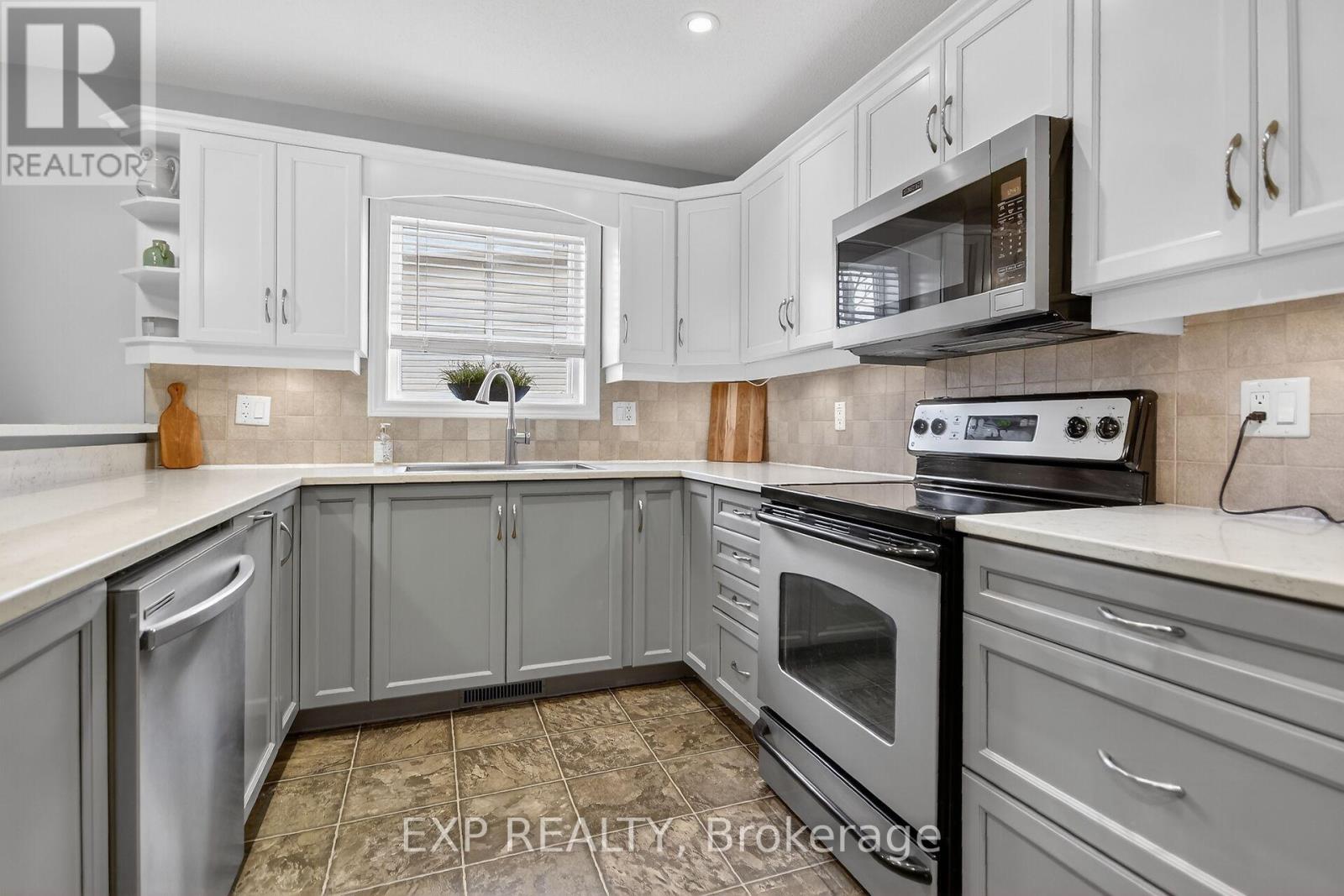 126 METCALFE DRIVE - 11