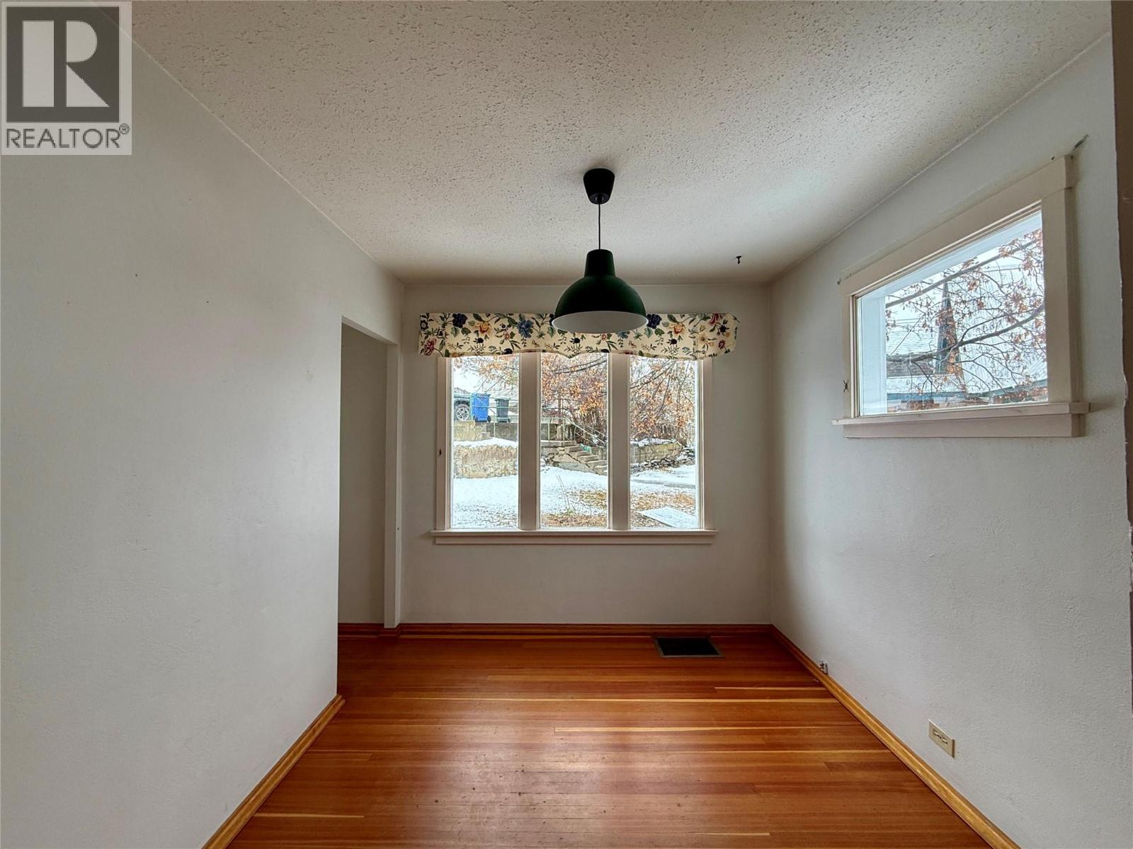 614 NELSON STREET - 8