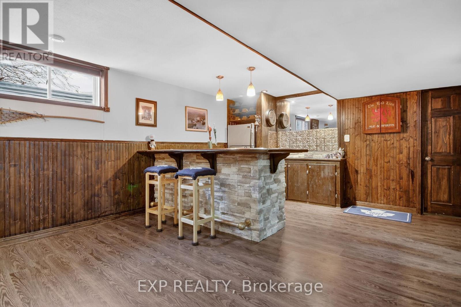 wet bar in recreation room