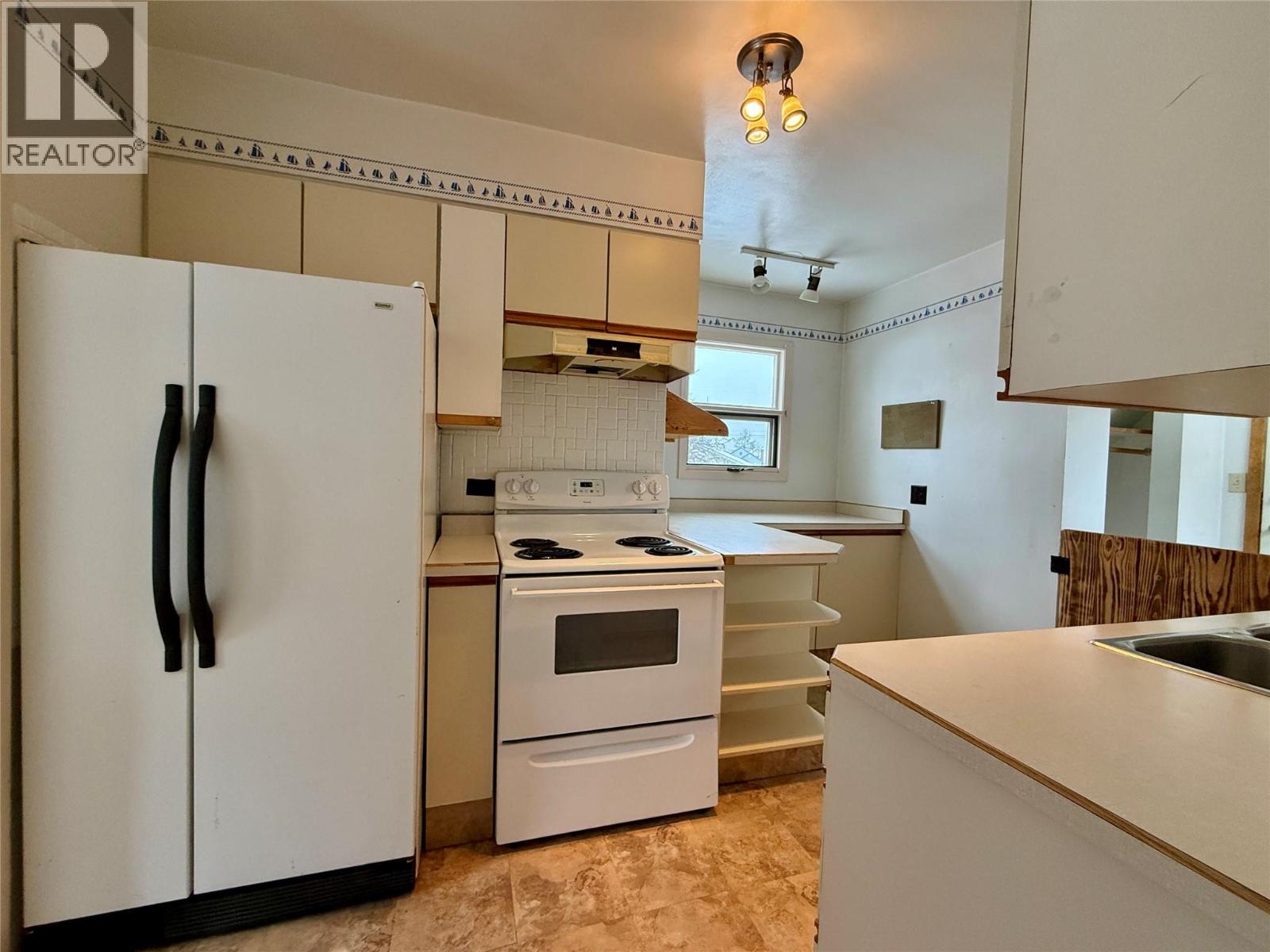 614 NELSON STREET - 9