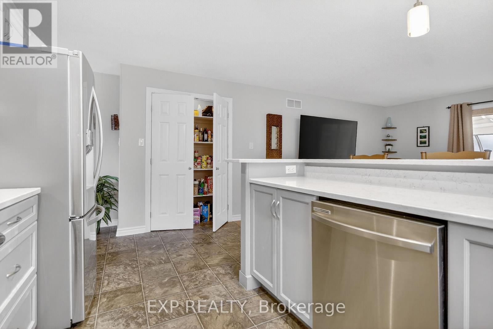 126 METCALFE DRIVE - 13