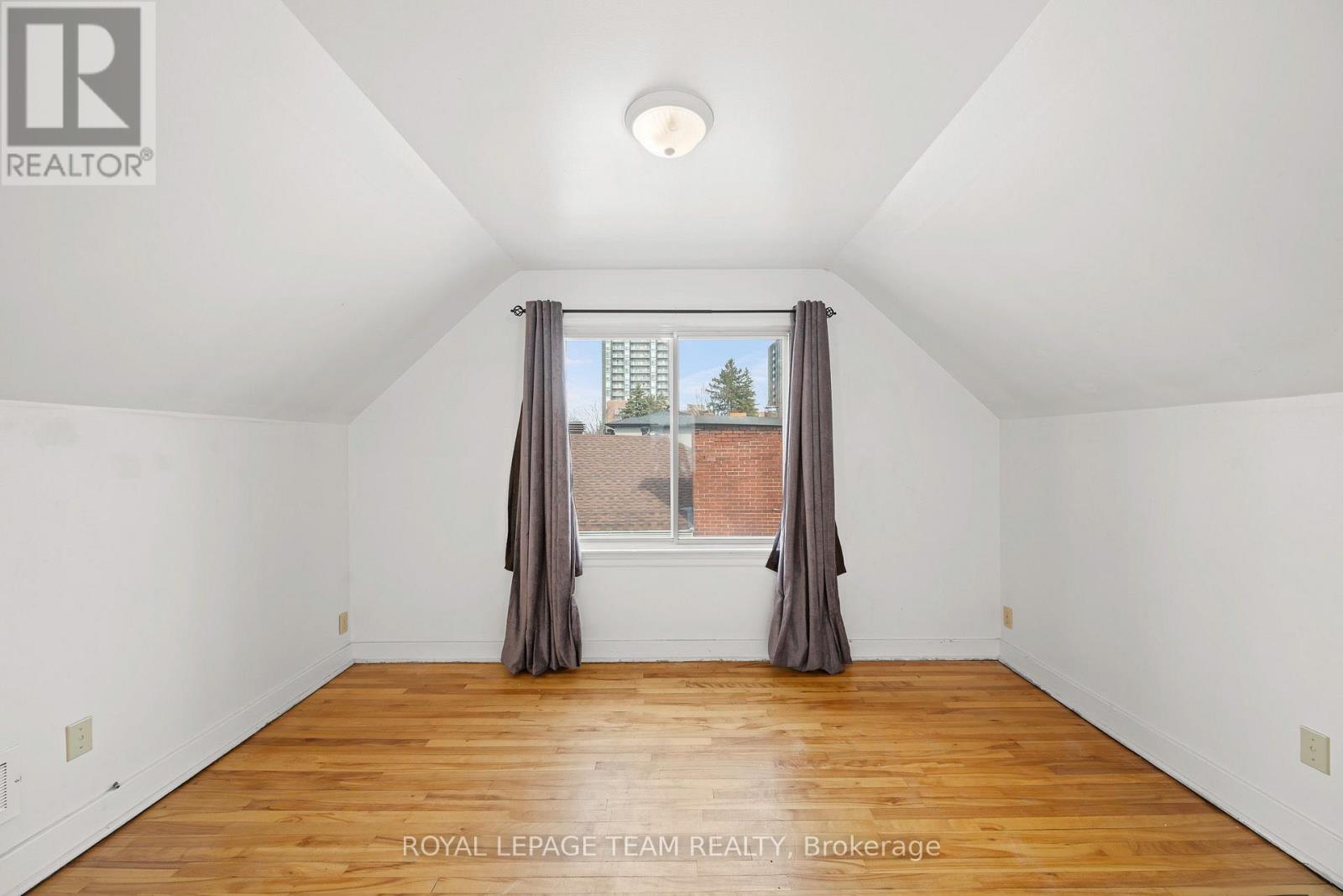 1123 SECORD AVENUE - 20