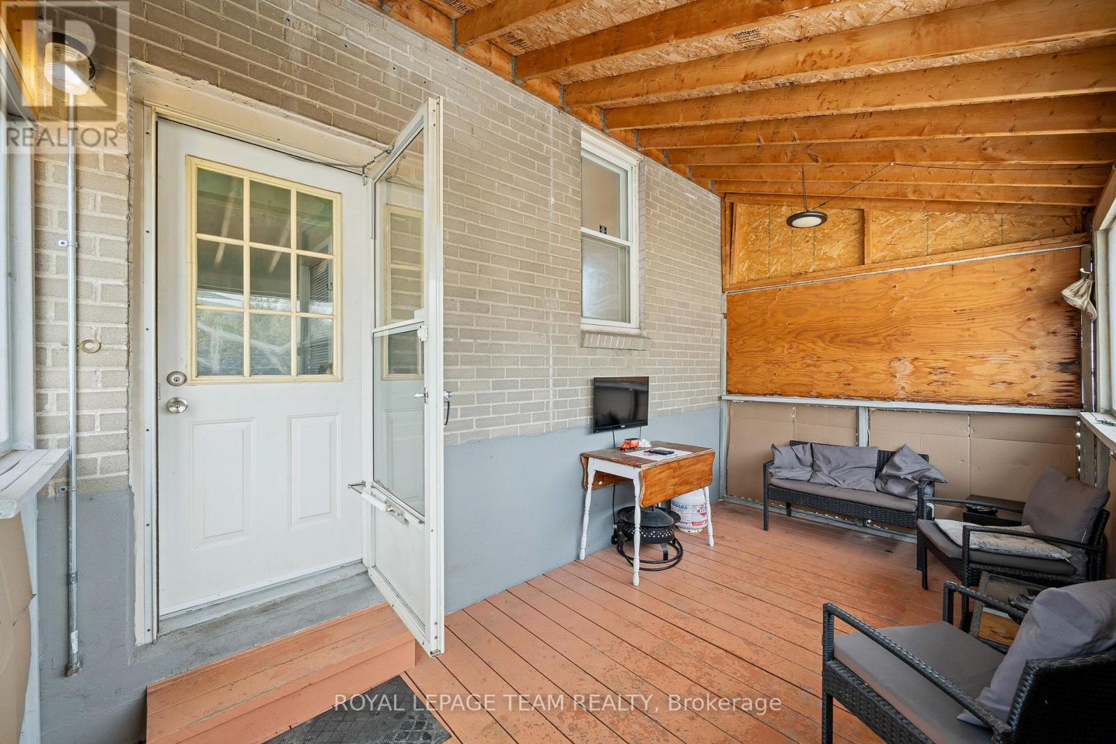 1123 SECORD AVENUE - 33