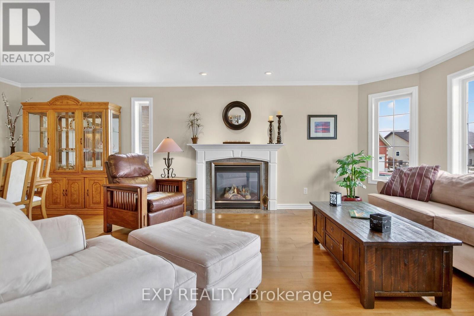 126 METCALFE DRIVE - 6