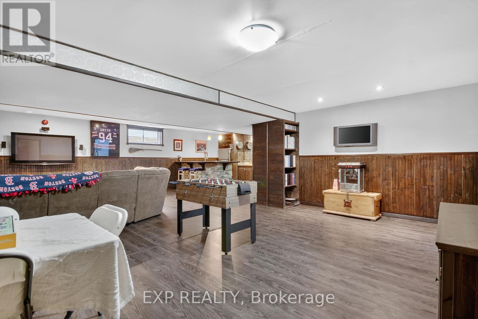 126 METCALFE DRIVE - 30