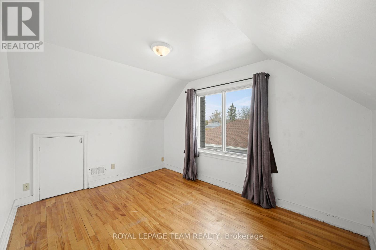 1123 SECORD AVENUE - 21