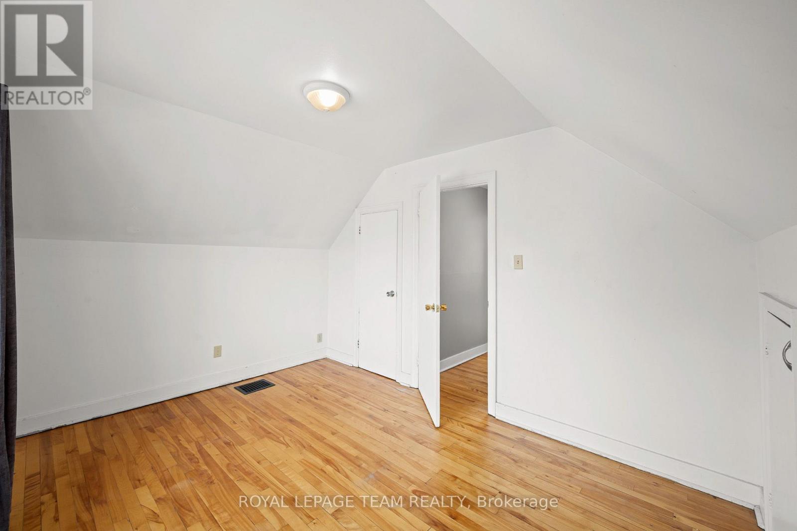 1123 SECORD AVENUE - 22