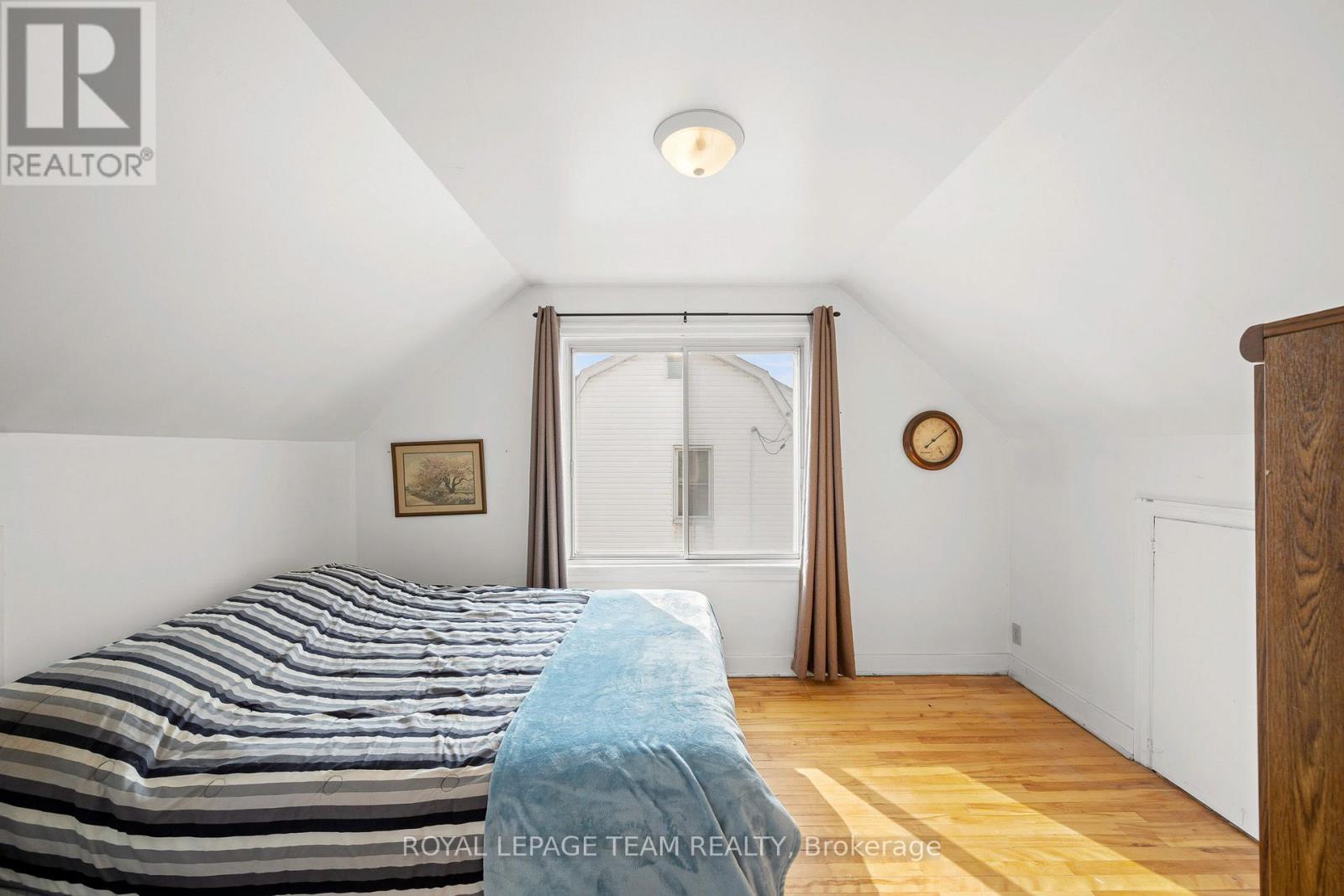 1123 SECORD AVENUE - 23
