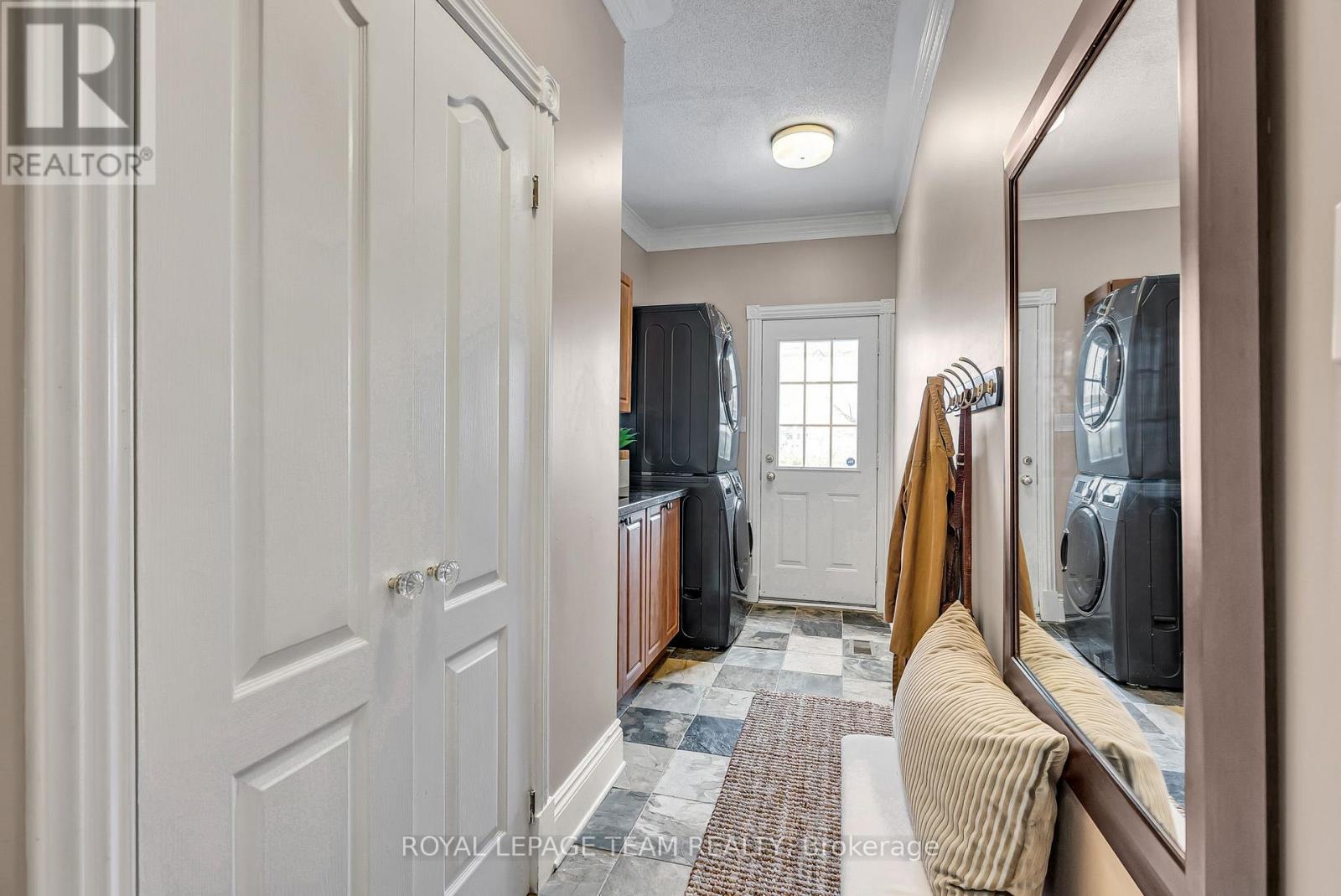1345 POTTER DRIVE - 19
