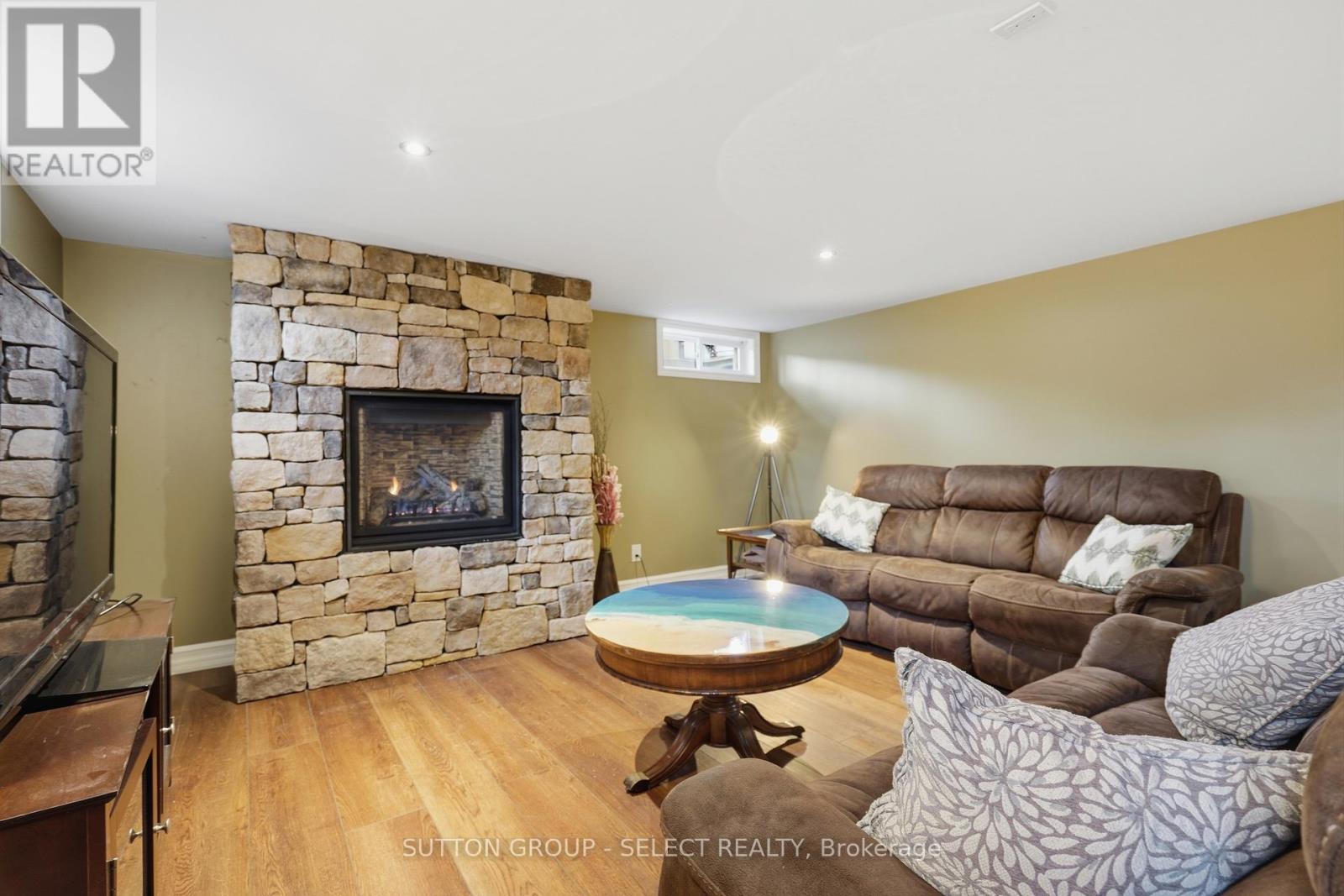 9 NORTHCREST DRIVE - 22