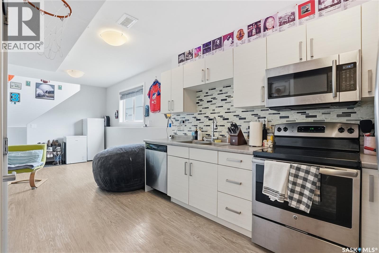 Single Family House Bi-level for Sale in  Boykowich STREET Saskatoon 