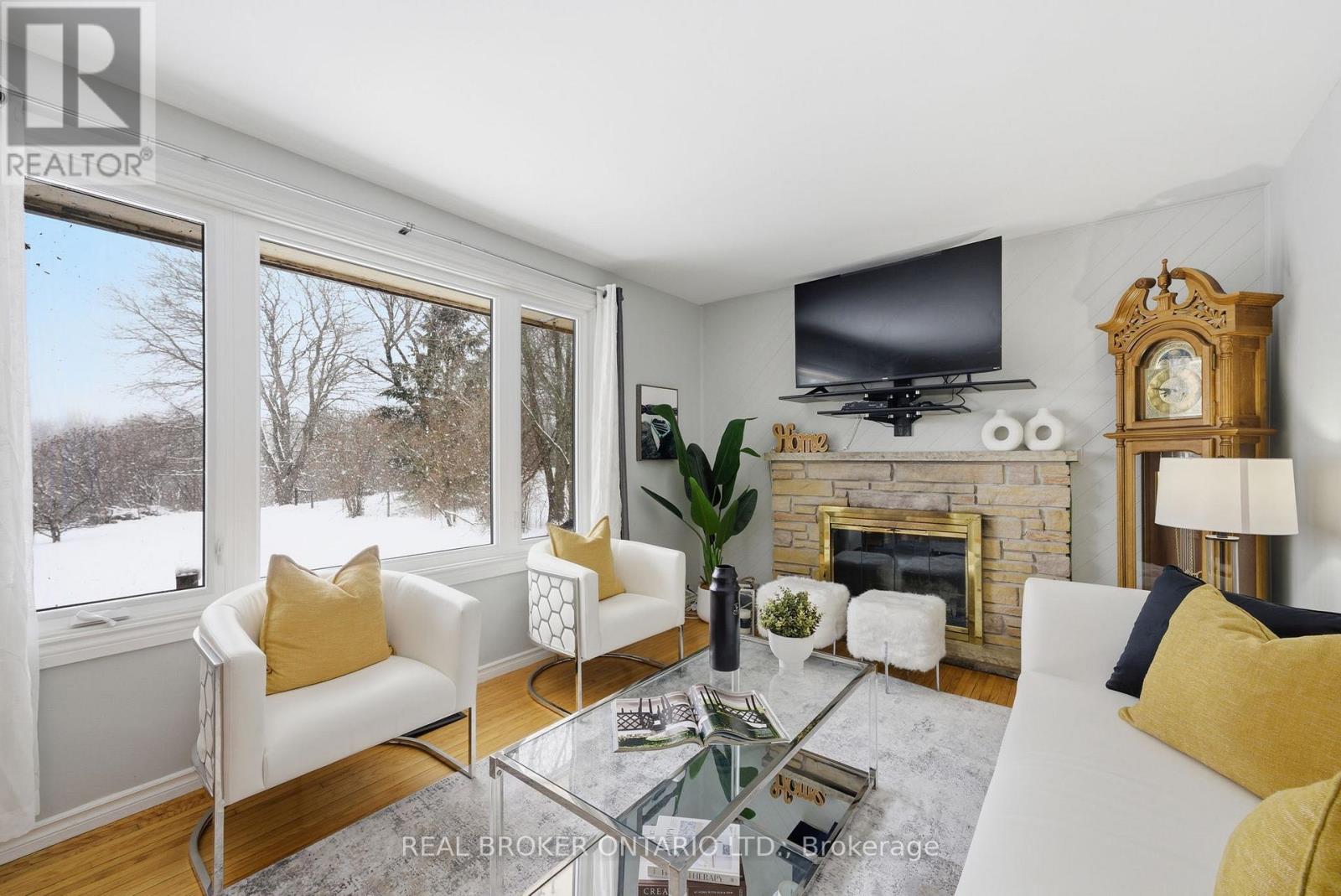 1157 LAKESHORE ROAD - 10