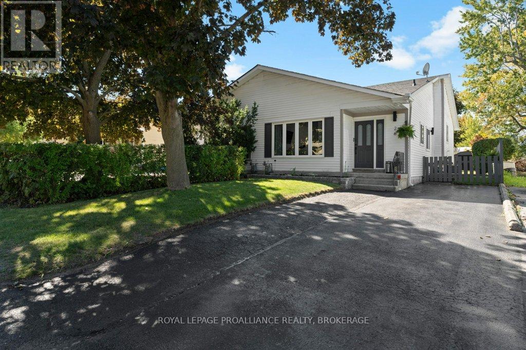 26 WOODSTONE CRESCENT - 2