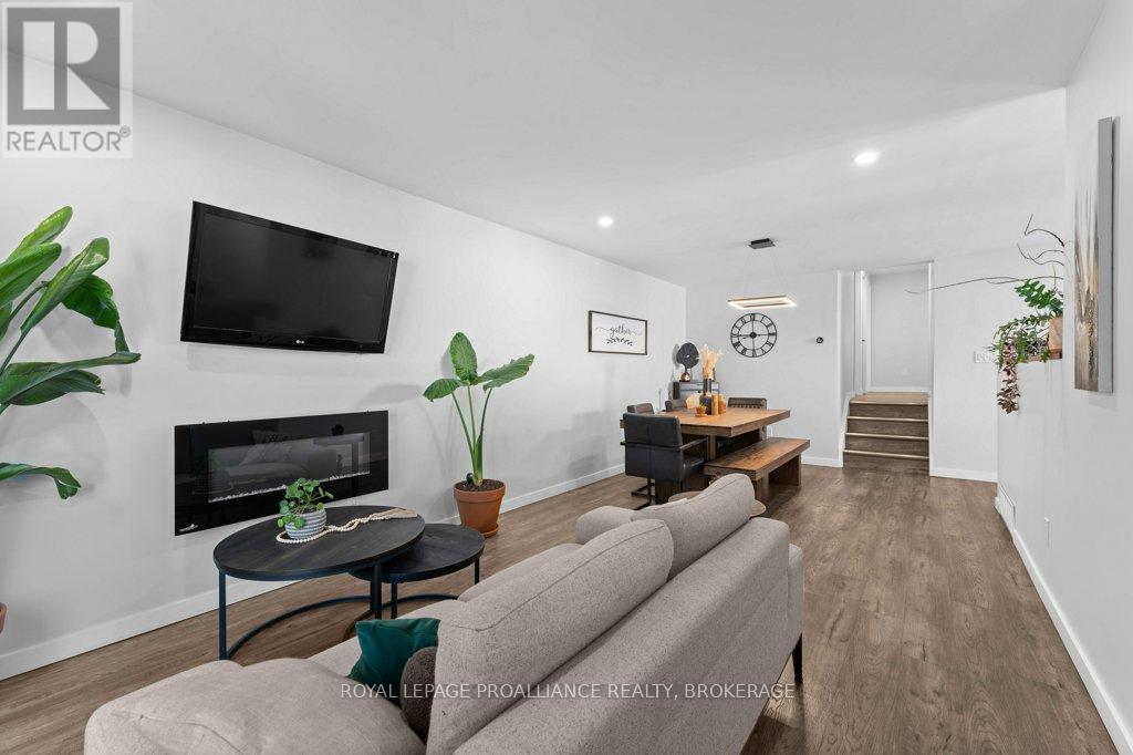 26 WOODSTONE CRESCENT - 6